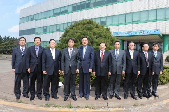 포스코종합로재 전문 그룹사인 (주)포스렉 (사장 이상영)은 3월 19일 오전 11시 본사 강당에서 제38기 정기주주총회를 개최하였다.