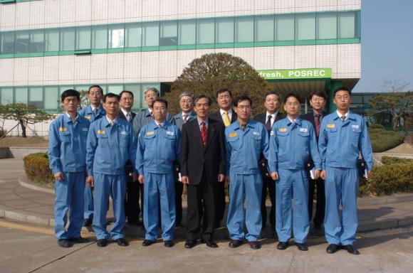 박성윤씨 등 5명 BEST POSREC MAN 선정 포상 포스코 종합 로재 전문 계열회사인 포스렉(사장 황원철)이 4월 1일 창립기념식을 갖고, BEST POSREC MAN을 선정 포상했다.