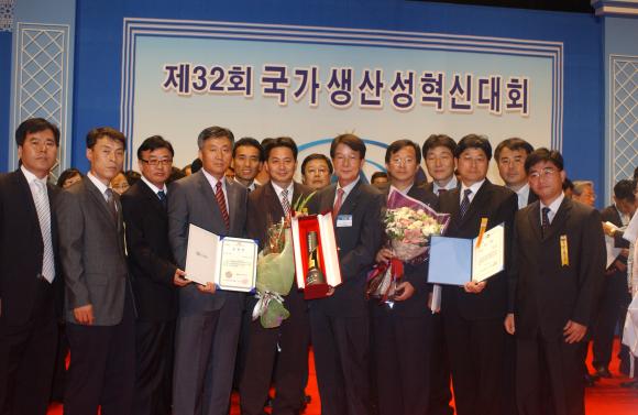 포스코 종합로재 전문 그룹사인 포스렉(사장 이상영)은 9월 9일 서울 코엑스 오디토리움에서 지식경제부가 주최하고 한국생산성본부가 주관하는 제32회 국가생산성혁신대회에서 정보화부문에서 지식경제부장관상을 수상하였으며, 혁신활동 우수팀으로 선정되어 한국생산성본부회장상을 수상하였다.