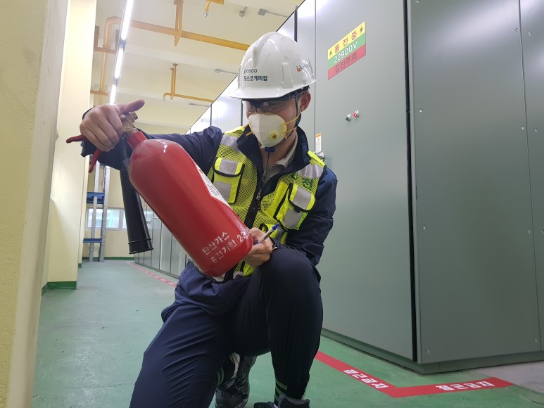 이재원 사원의 근무 모습